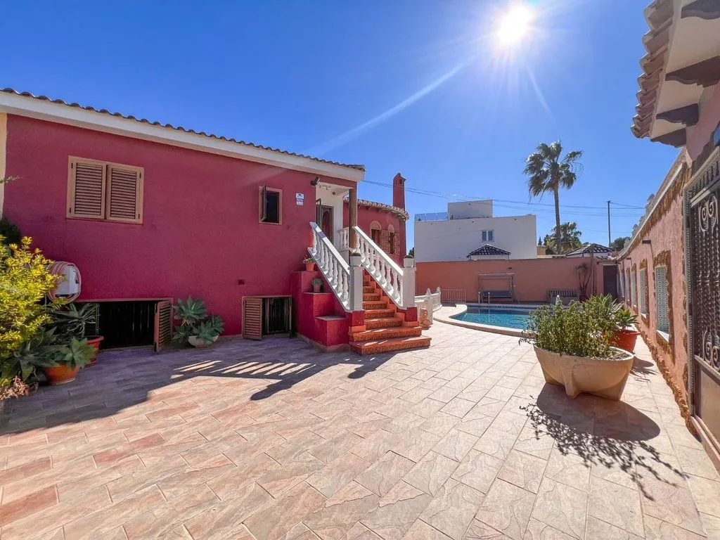 Pool - Semi-Detached Villa with Pool in Torrevieja