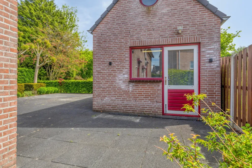 5-room house in Nieuw-vossemeer