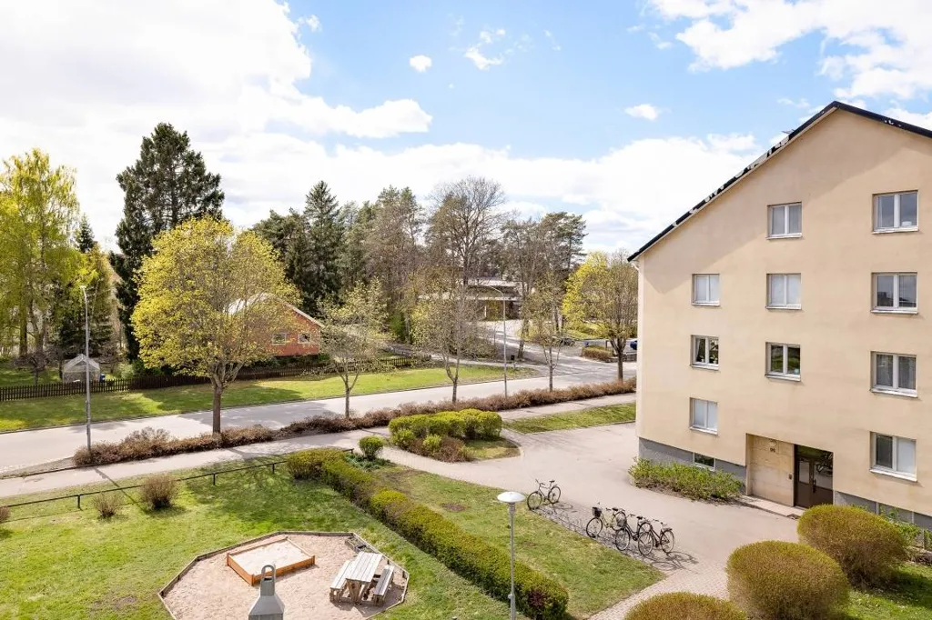 Õhuvaade - Apartment with Balcony in Enköping