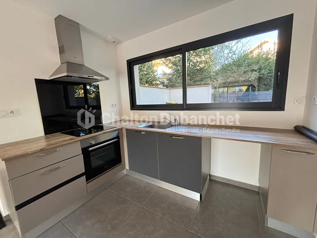 Cucina - 4-Piece House with Terrace in Maison