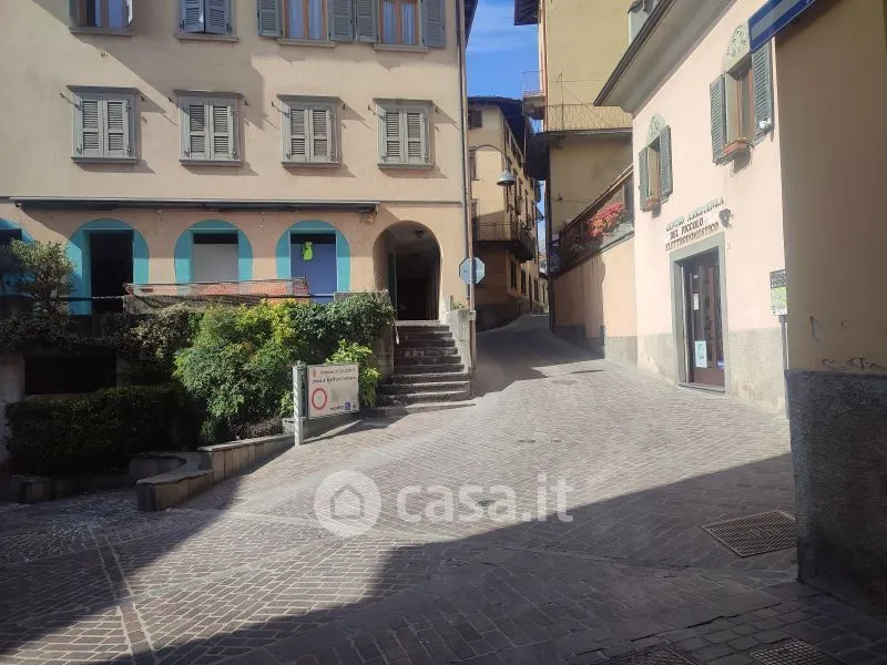 Välivaade - Trilocale with Historic Views in Clusone