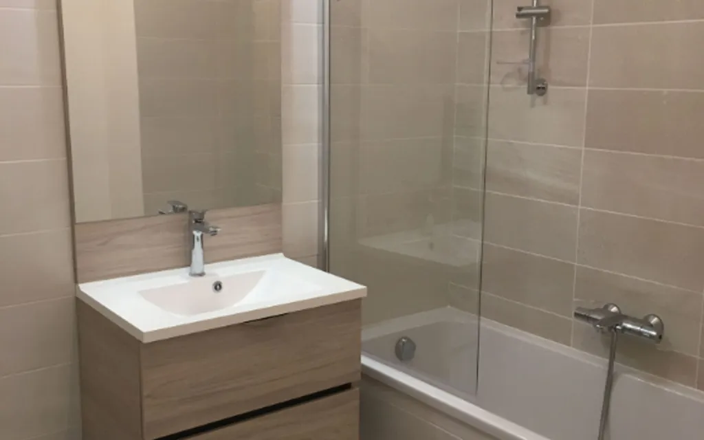 Salles de bain - Appartement T3 au Calme avec Balcon à Lyon