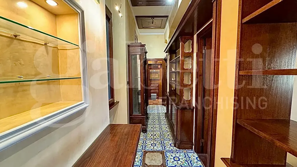 Entrée - 3-Bedroom Apartment with Parking in Rome