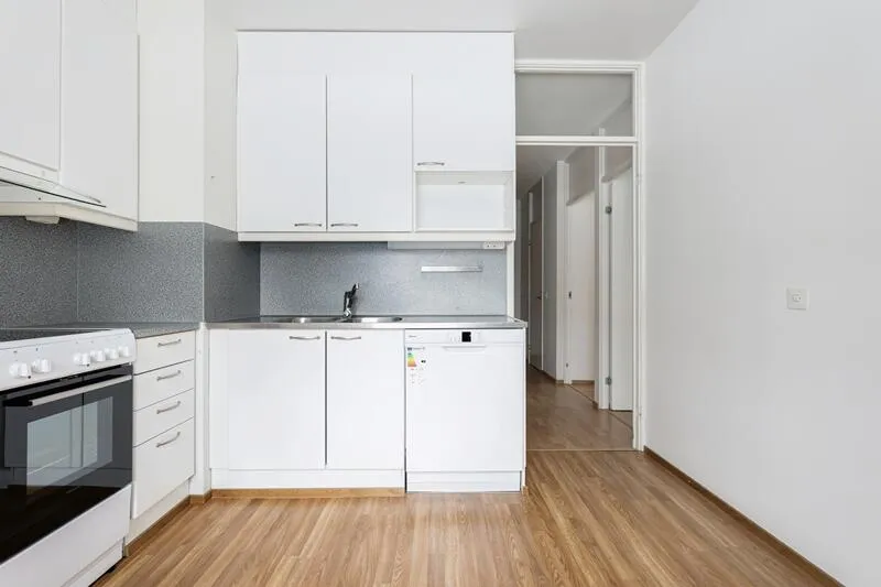 Köök - Apartment with Balcony in Pitäjänmäki, Helsinki