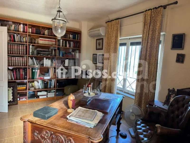 Bureau - Historic Villa with Archaeological Setting in Elche