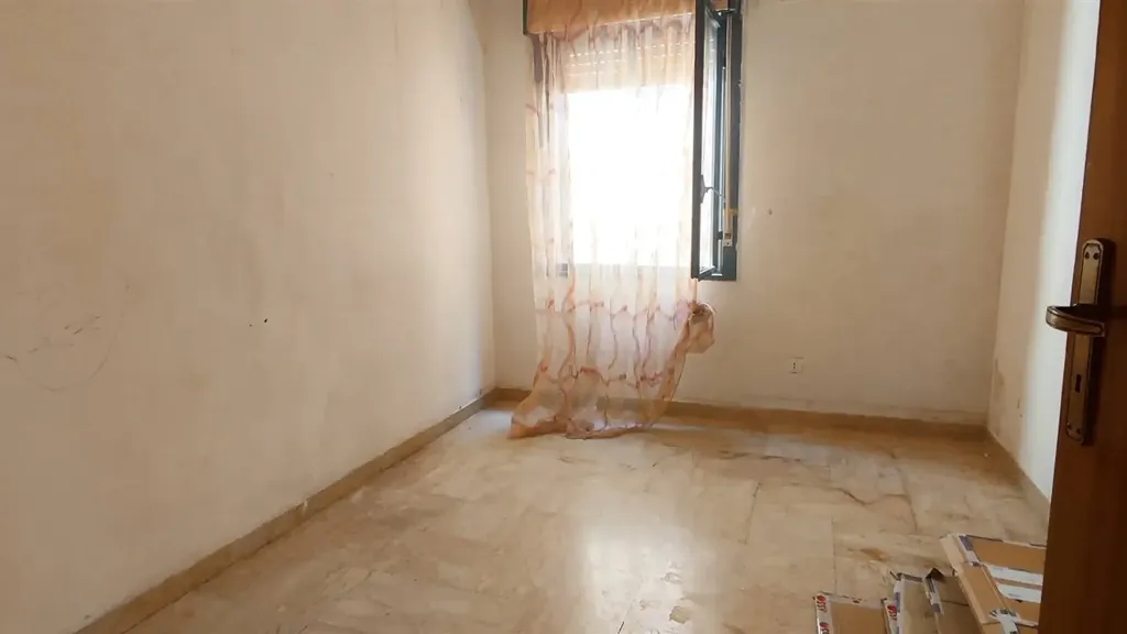 5-room apartment in IT