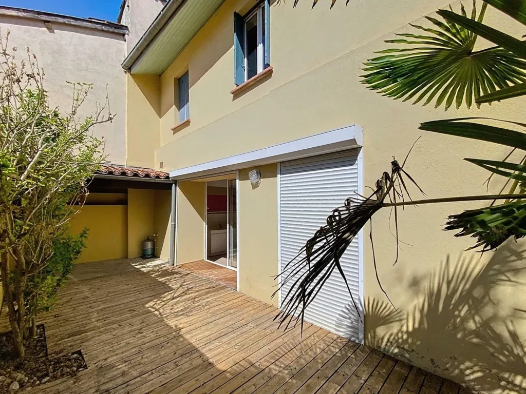 Terrass - Two-Unit House with Terrace in Mazères