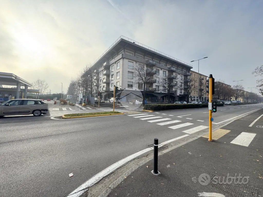 Extérieur - Office Space with Two Access Points in Brescia