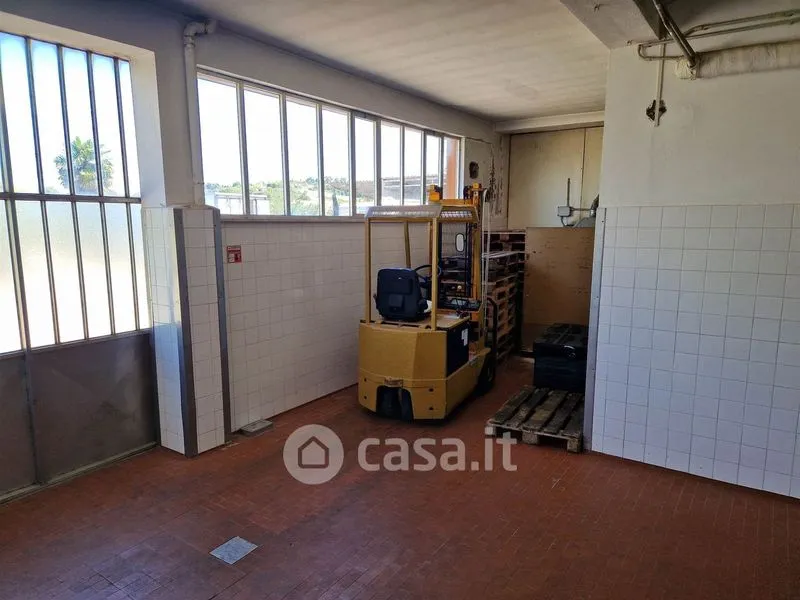 Garaaž - Mixed-Use Rustico with Industrial Space in Falconara Marittima
