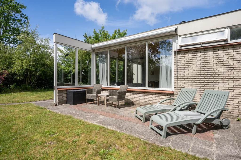Terrazza - Gabled Bungalow with Garden in De Koog