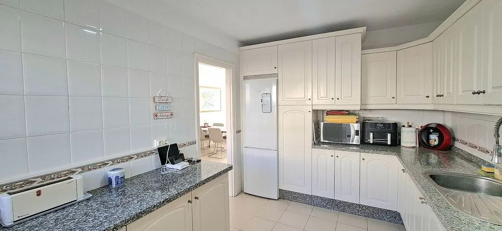 Köök - Semi-Detached Villa with Pool in Chayofa