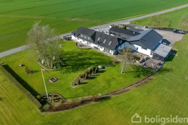 Vista aerea - Characterful Villa with Garden in Østervrå