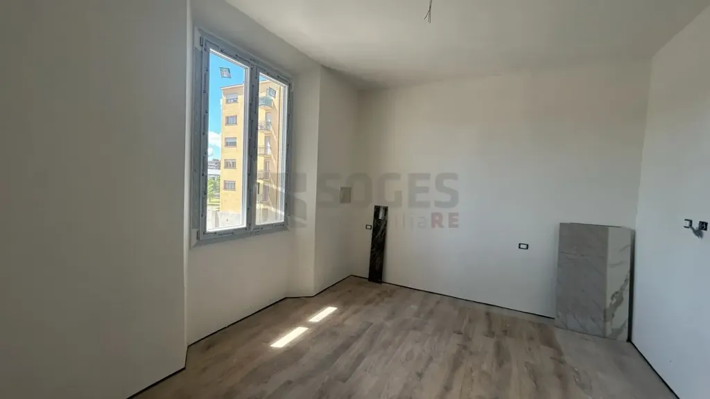 Pièces - Newly Built Trilocale with Terrace in Florence