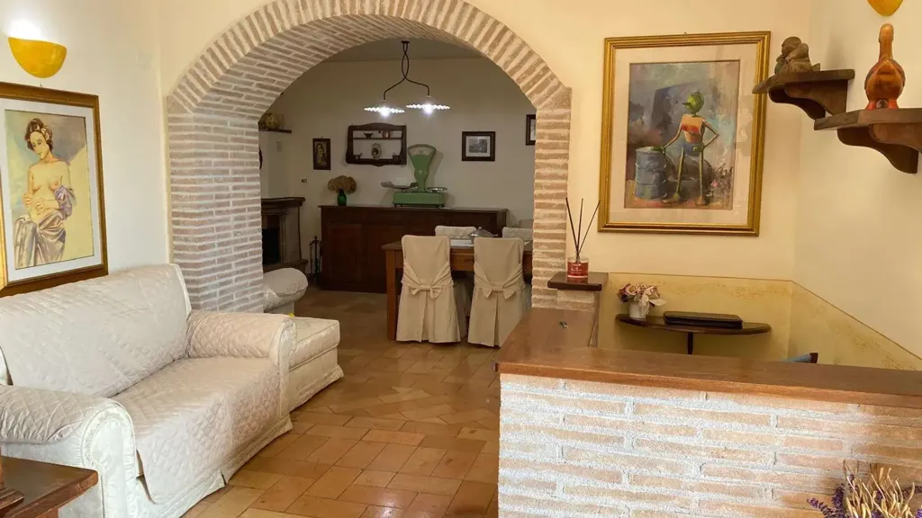 Elutuba - Rented Triplex with Terrace in Spoleto
