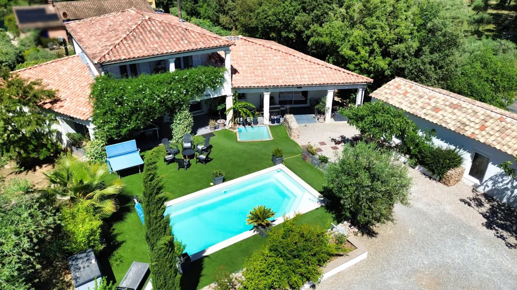 Vue aérienne - Villa Contemporaine avec Piscine près de Cotignac