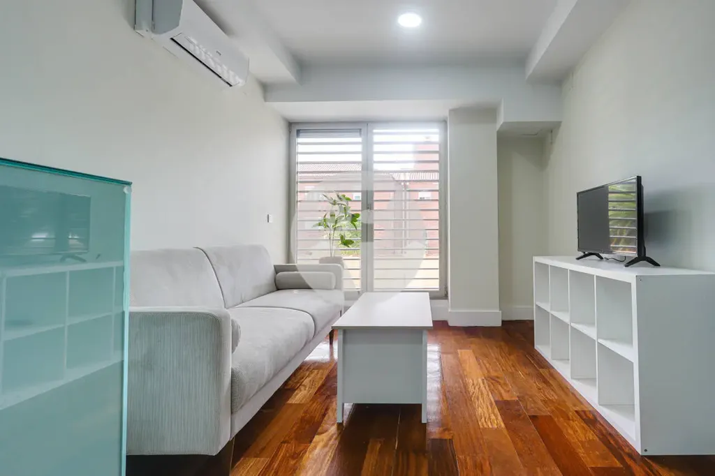Elutuba - Renovated Duplex with Two Entrances in Guindalera