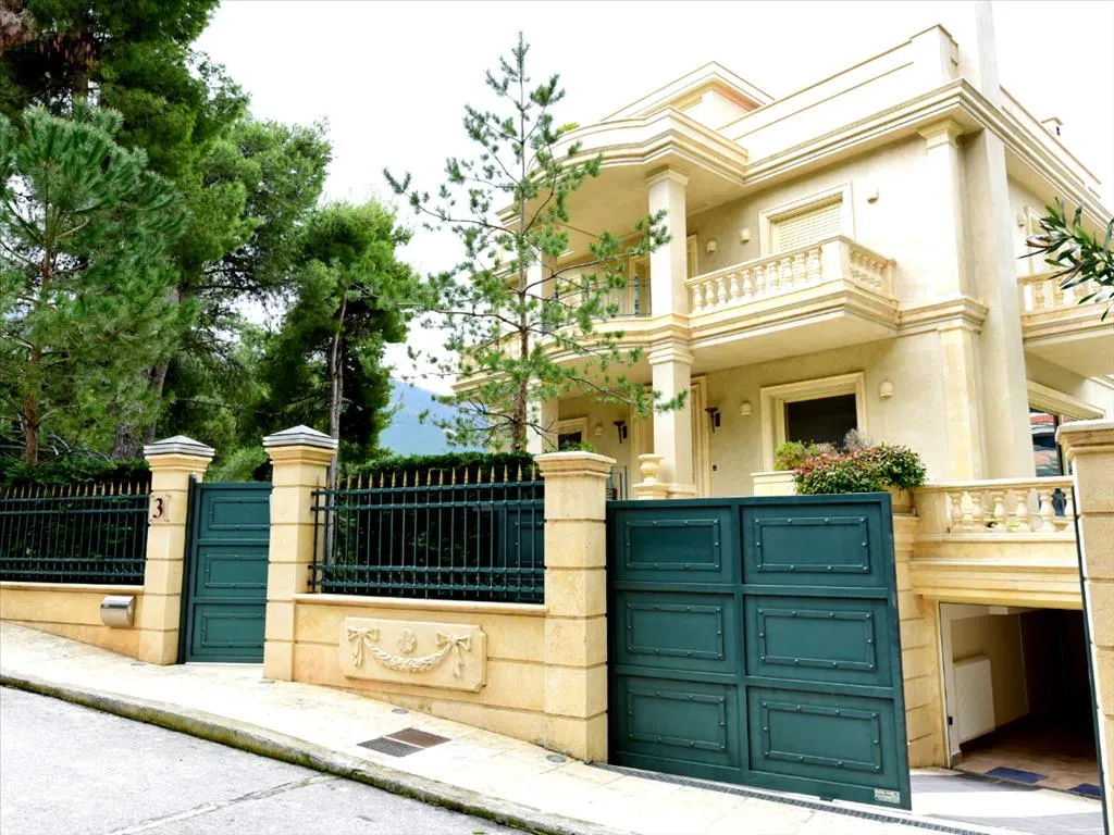 7-toaline maja asukohas Athens