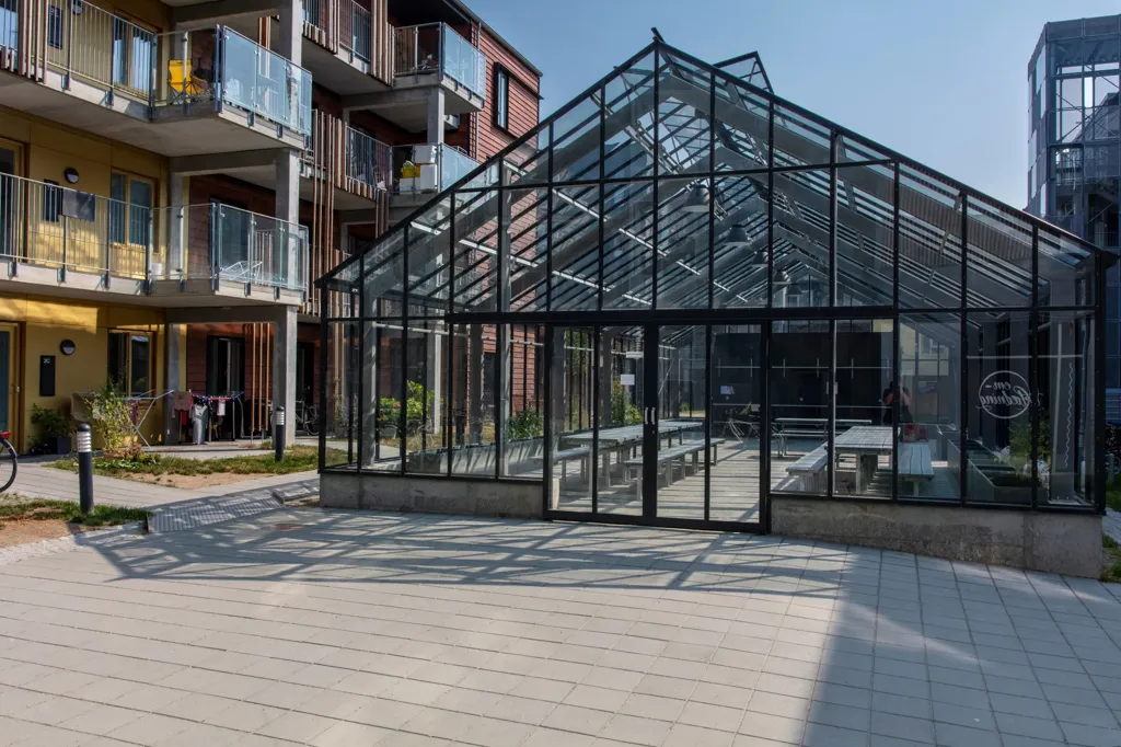 Garden - Apartment with Balcony in Musicon, Roskilde