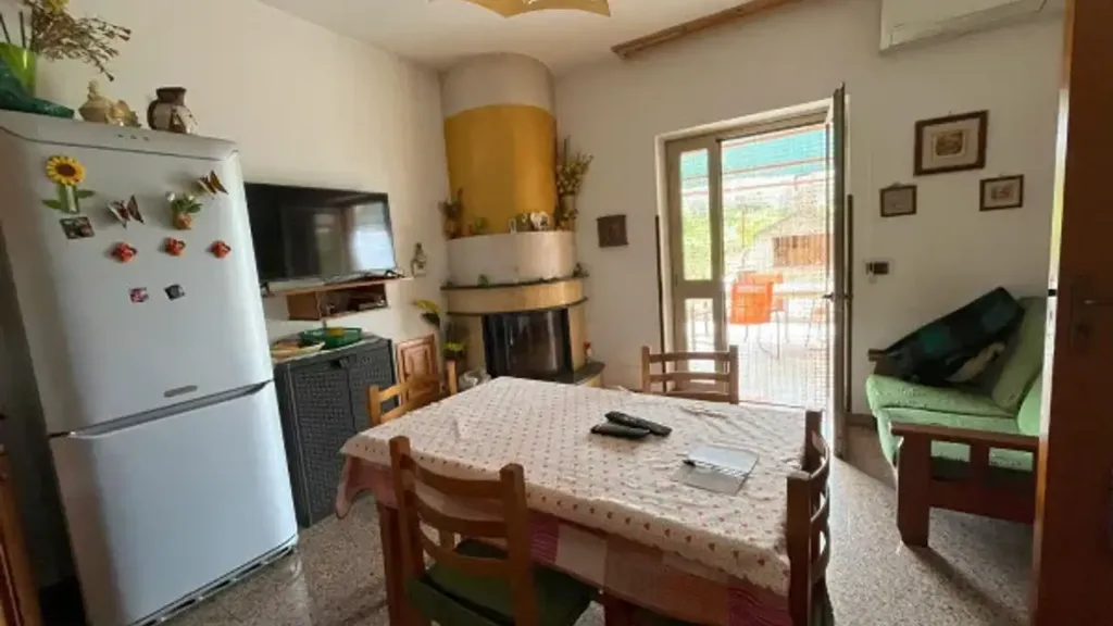 Söögituba - Rustic Apartment with Garden in Vrasi