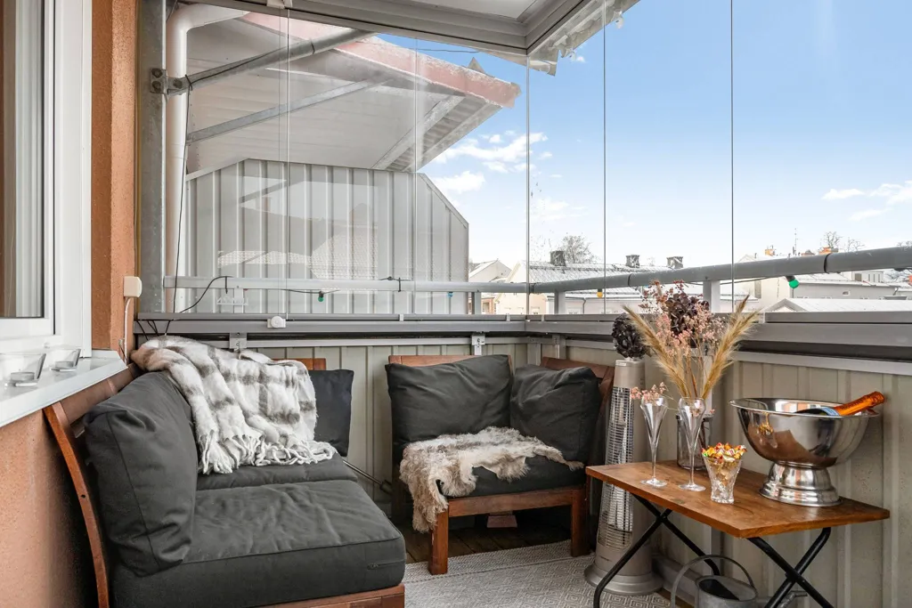 Balcon - Apartment with West-Facing Balcony in Södermanland