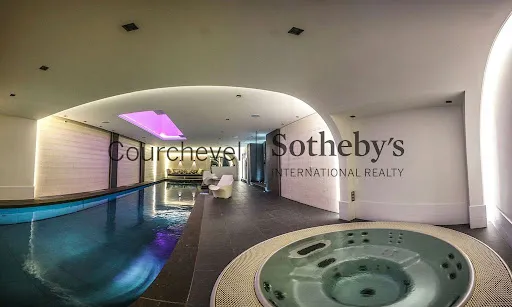 Toad - Luxury Chalet with Ski Access in Courchevel