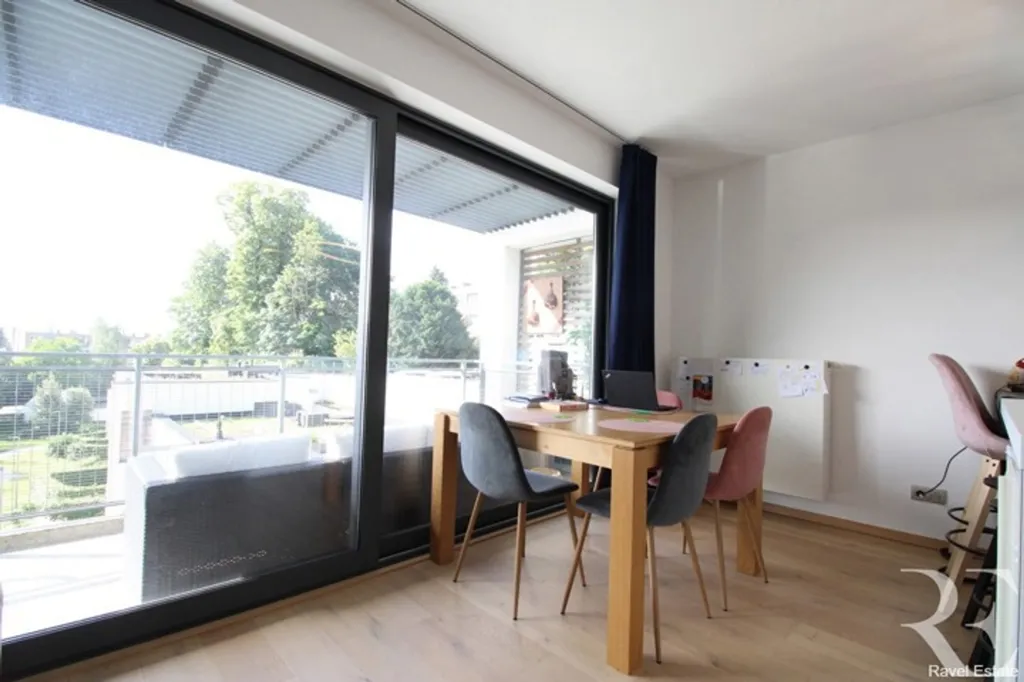 Sala da pranzo - Luxury 2-Bedroom Apartment with Terrace in Ixelles