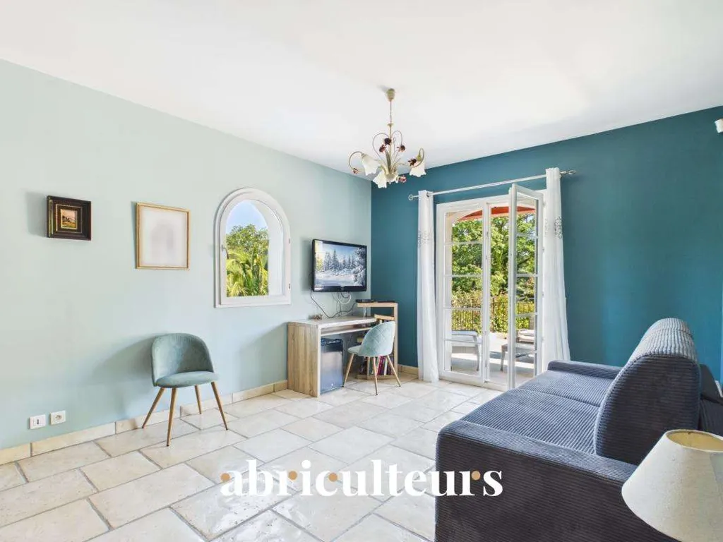 Séjour - Villa Luxueuse avec Piscine à Montauroux