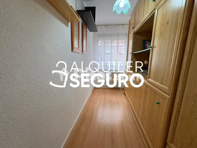 Esik - Fully Renovated Flat with Balcony in Carabanchel