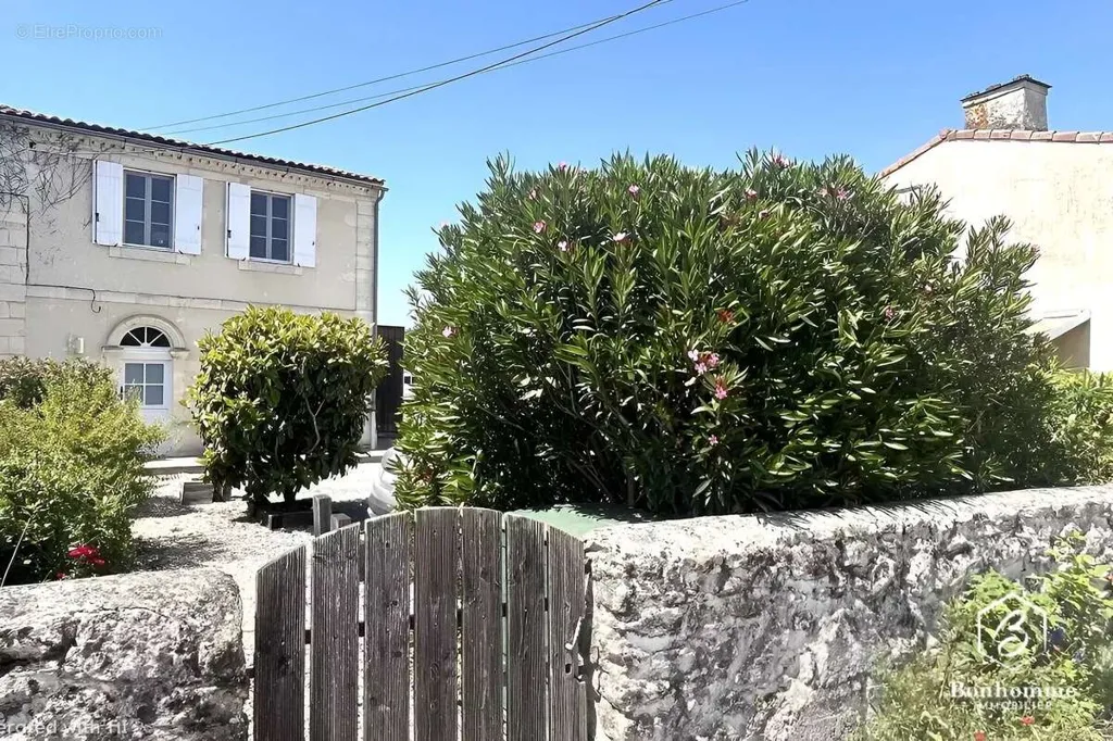 Exterior - Character House with Pool in Saint-Selve