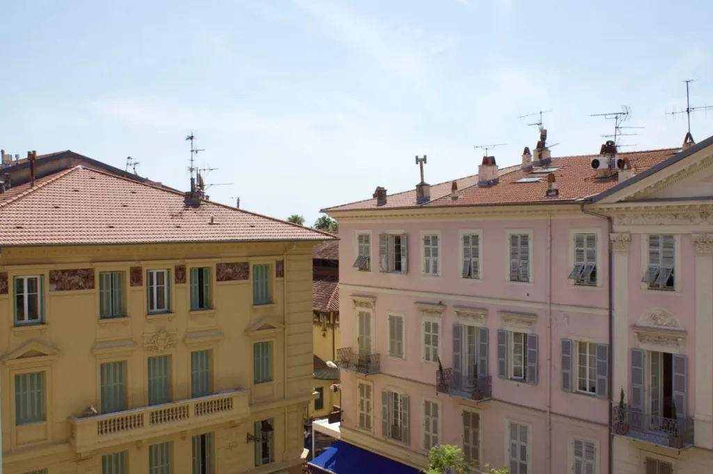 Balcone - Charming 2-Bedroom Apartment in Menton