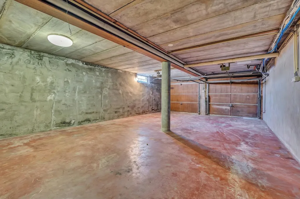 Garaaž - Spacious House with Undercroft in Markegem
