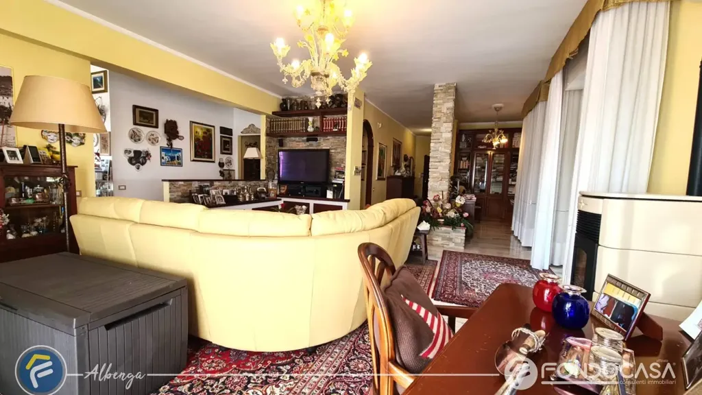 Elutuba - Spacious Apartment with Large Terrace in Albenga