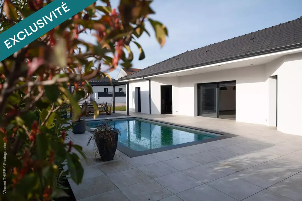 Bassein - Modern House with Pool in Jeuxey