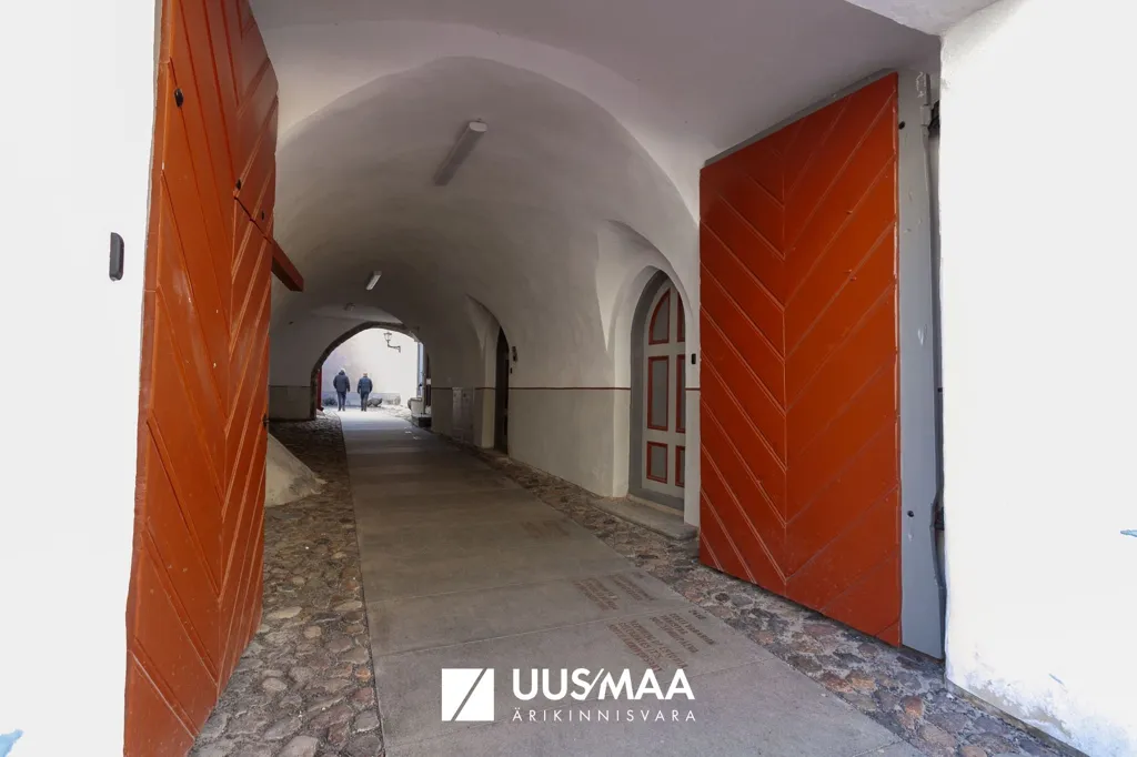 Entrée - Modernised Office Space in Old Town Tallinn