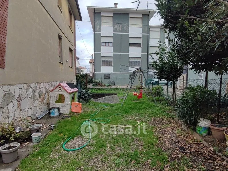 Jardin - Three-Storey House with Garden in Bondeno