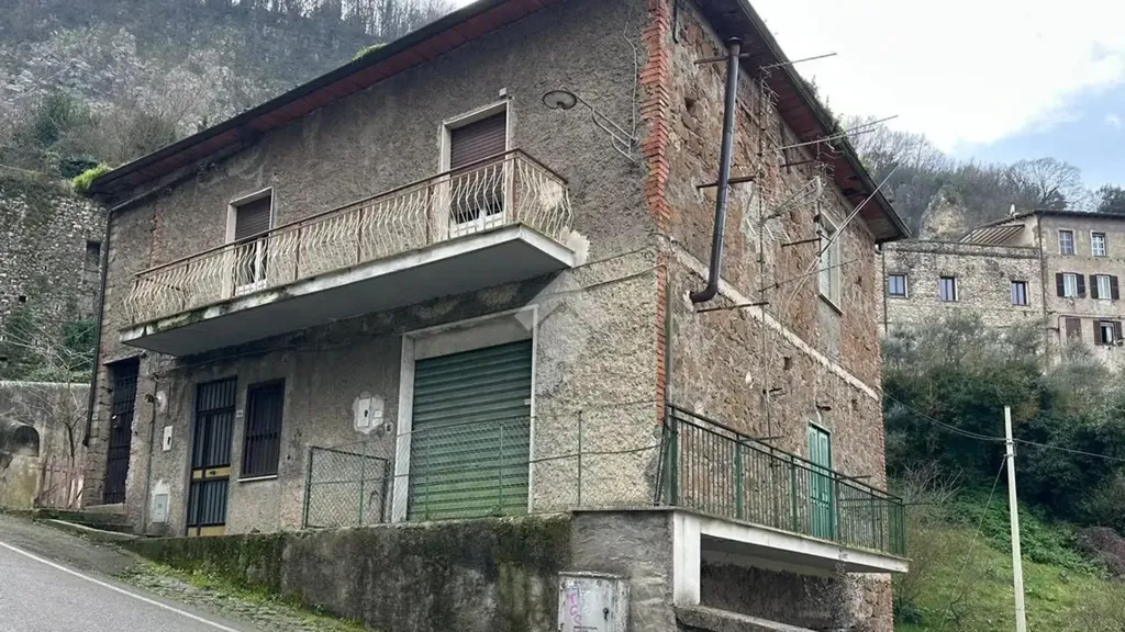 Välivaade - Three-Level Villa with Garden in Artena