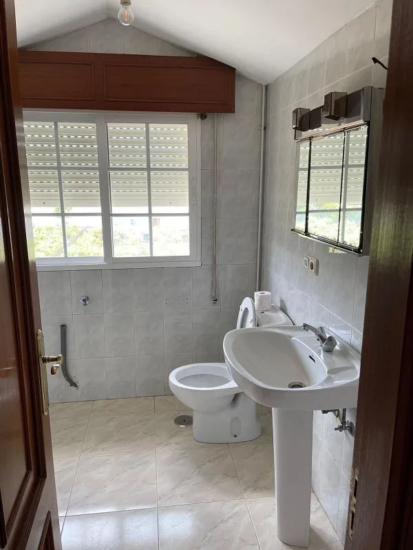 Salles de bain - Stone Chalet with Terrace in Meis