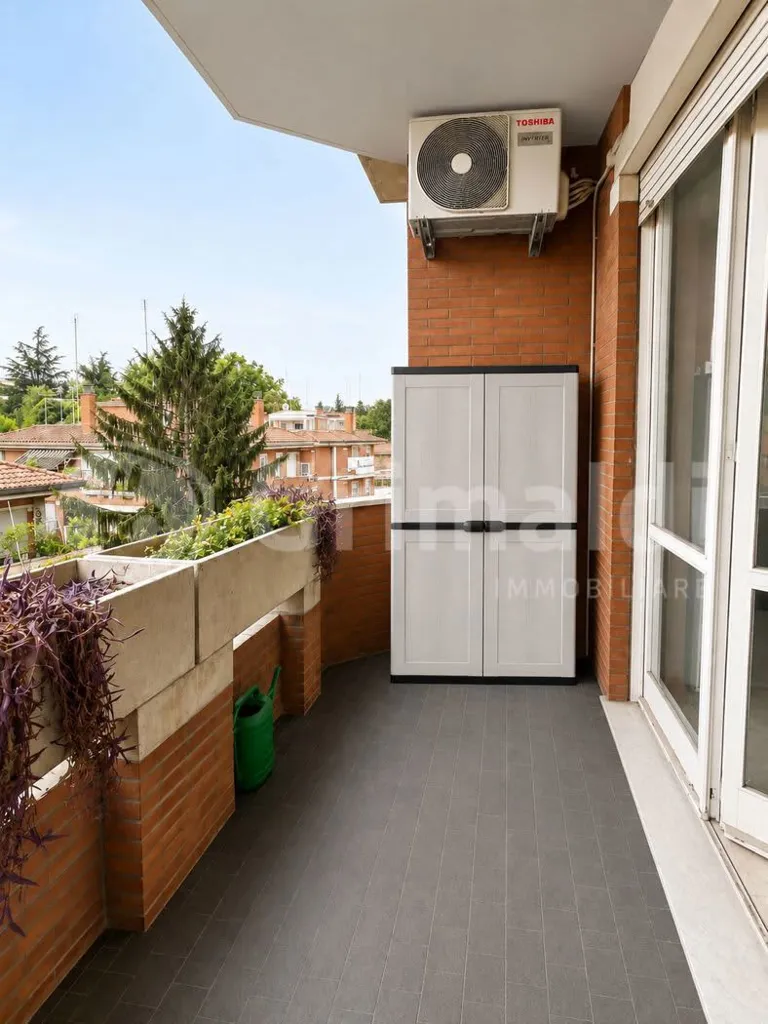 Terrasse - High-Rise Office with Balcony in Rome