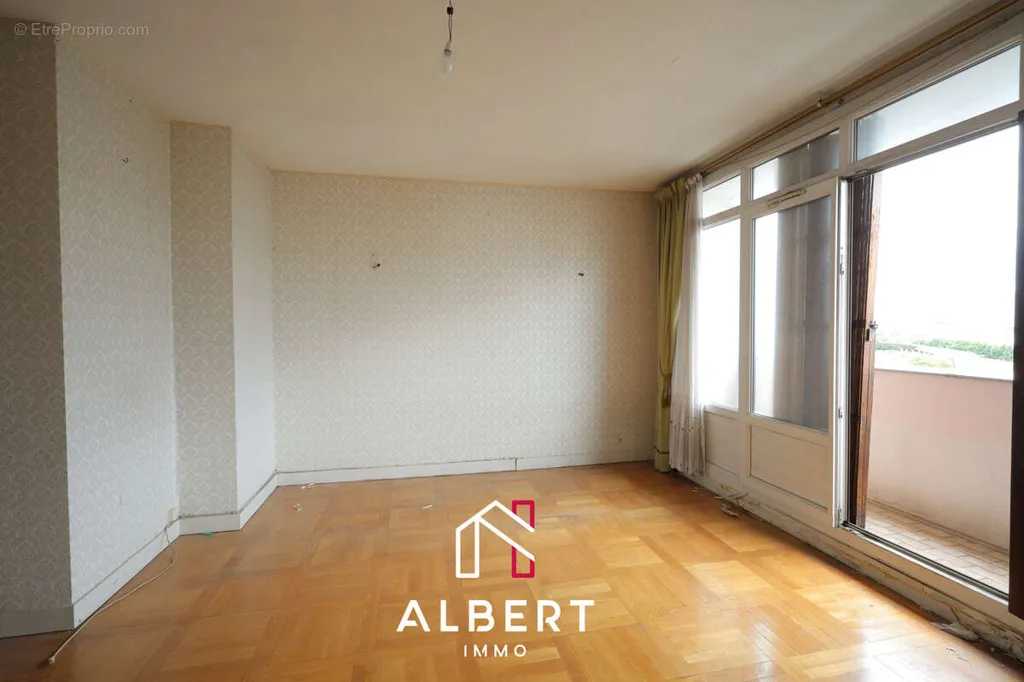 Toad - Apartment with Balcony and Parking in Les Lilas