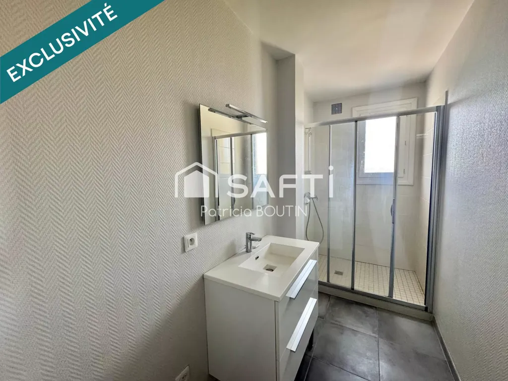 Vannitoad - Bright 3-Bed Apartment with Balcony in Niort