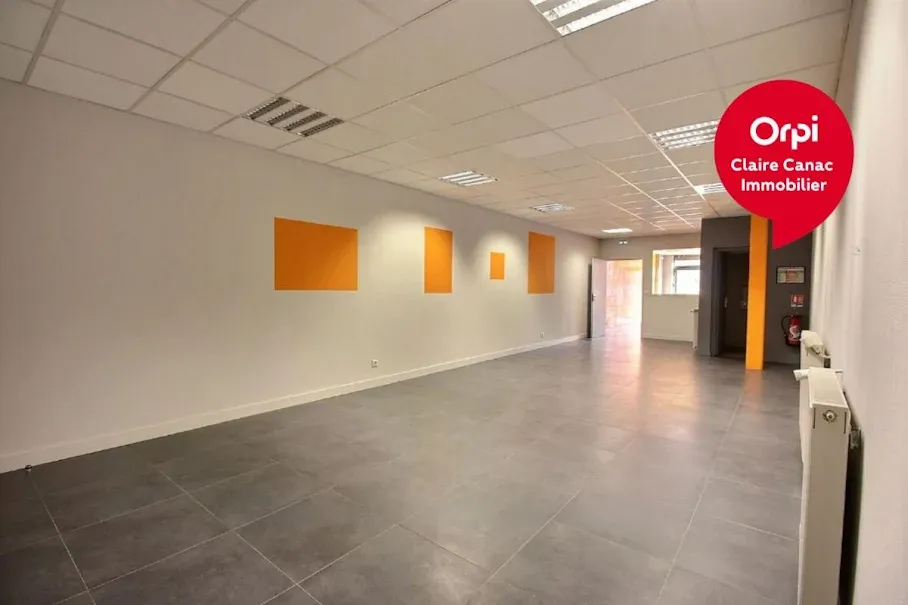 Pièces - Locaux Professionnels sur la Place Soult à Castres