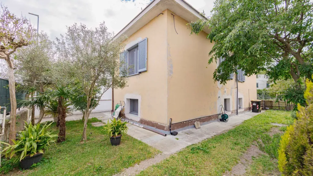 Aed - Rearranged Villa with Private Garden in Vigevano