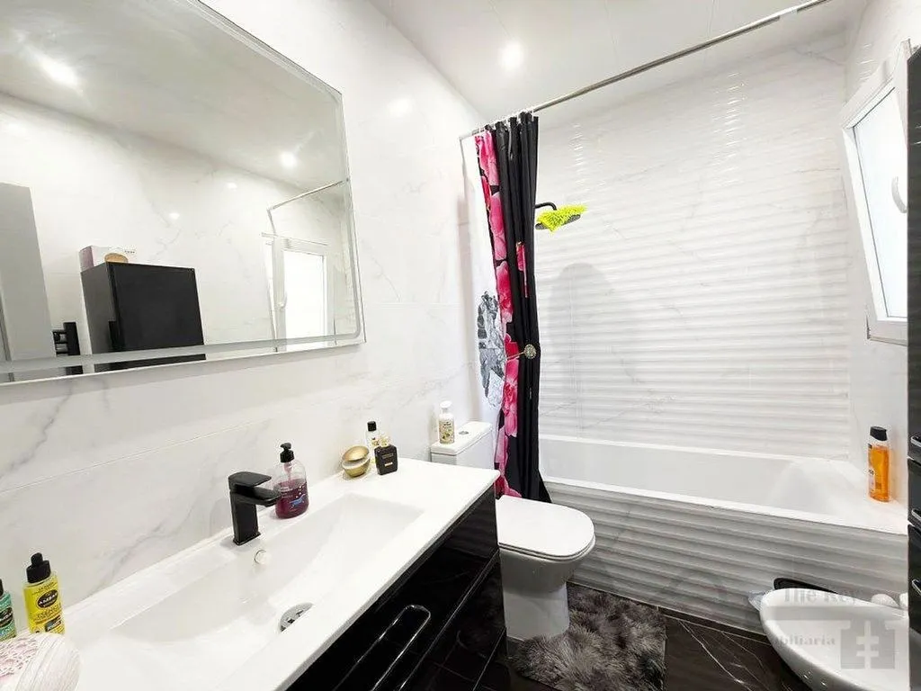 Salles de bain - Duplex with Sea View in Los Urrutias