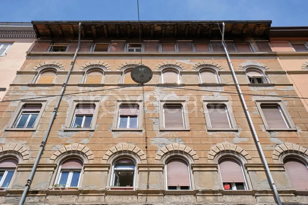 Extérieur - Trilocale with Balcony in Central Trieste