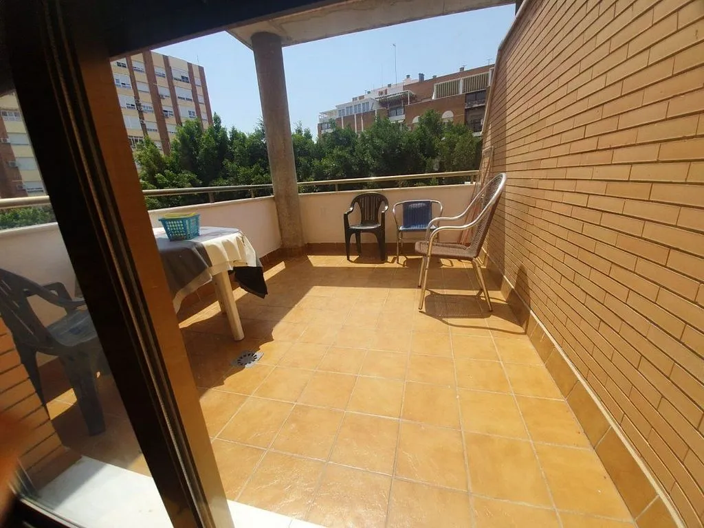 Terrace - Student Flat with Terrace in Ciudad Jardín