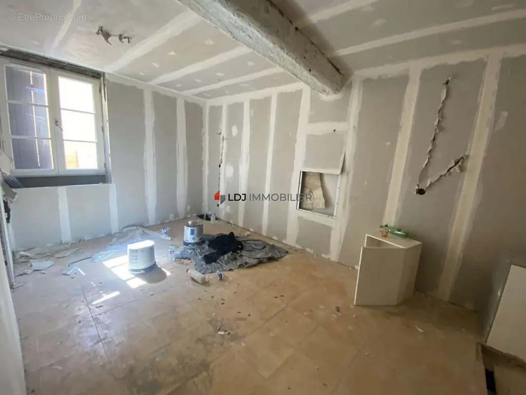 Pièces - Immeuble de Caractère en Rénovation avec Terrasse à Perpignan