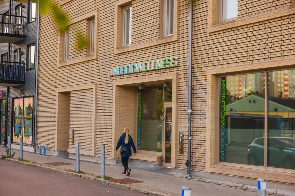 Exterior - Modern Flat with West-Facing Balcony in Göteborg