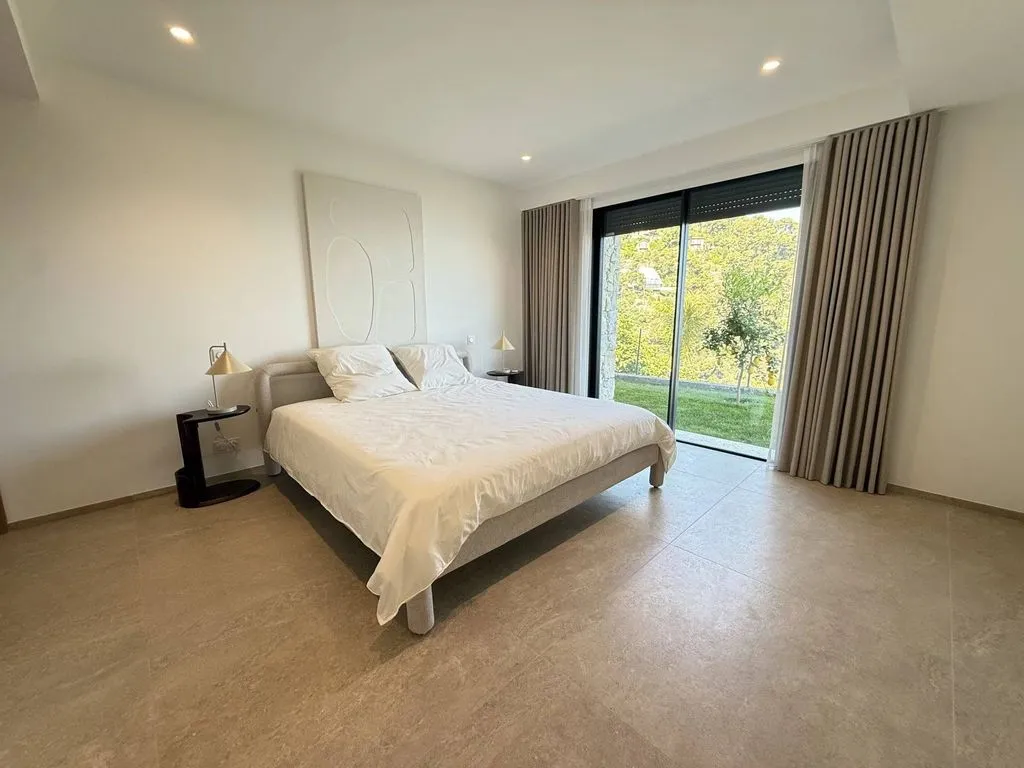 Magamistoad - Contemporary Villa with Infinity Pool in Roquebrune-Cap-Martin