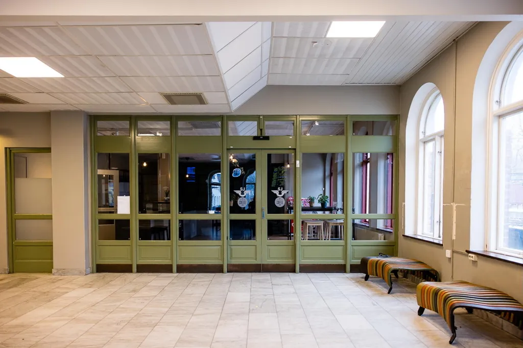 Esik - Shop/Café Unit at Värnamo Station