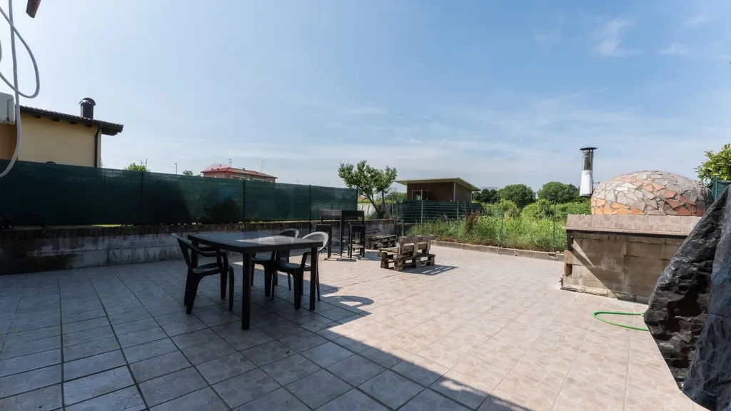Terrasse - Ground Floor Apartment with Garden in Magreta